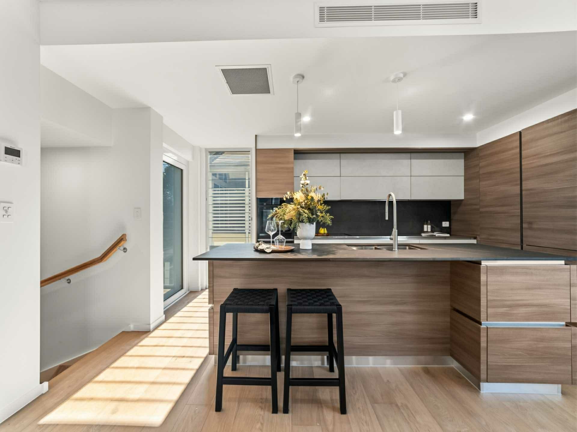 1/10 Abalone Avenue, Paradise Point, Paradise Point - Thumbnail 2