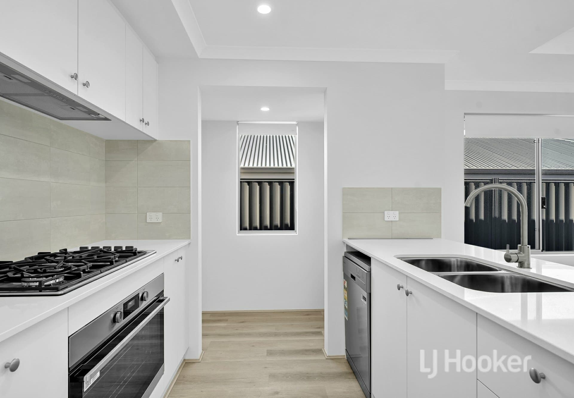 27 Paperbark Road, Sinagra, Sinagra - Thumbnail 2