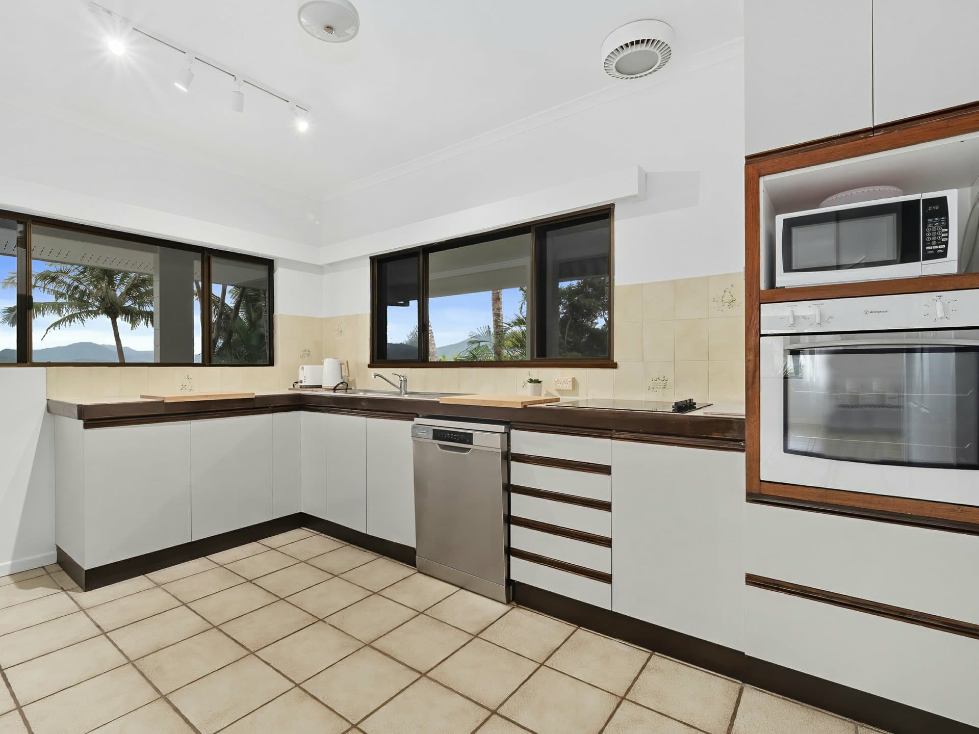 16 Janett Street, Yorkeys Knob, Yorkeys Knob - Thumbnail 5