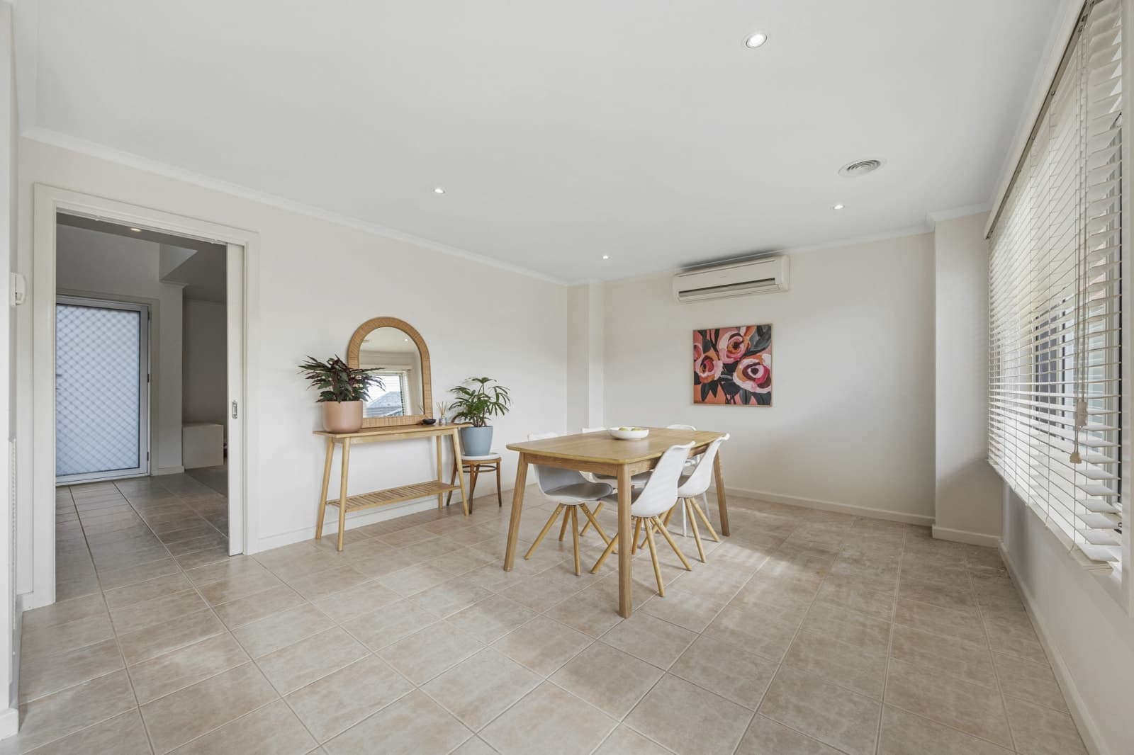 5 Taunton Place, LAKE GARDENS, Lake Gardens - Thumbnail 3