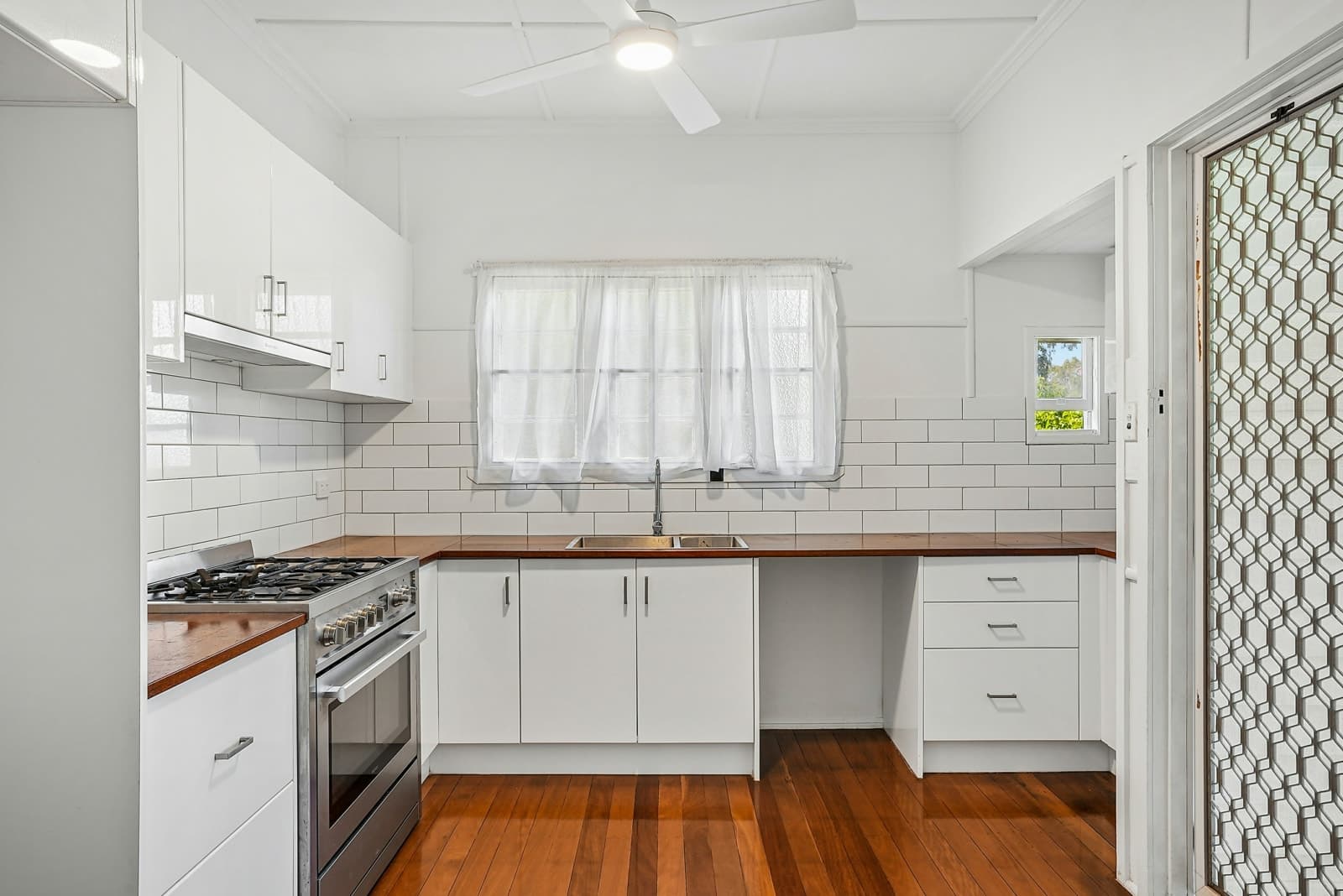 46 Roberts Street, HERMIT PARK, Hermit Park - Thumbnail 2
