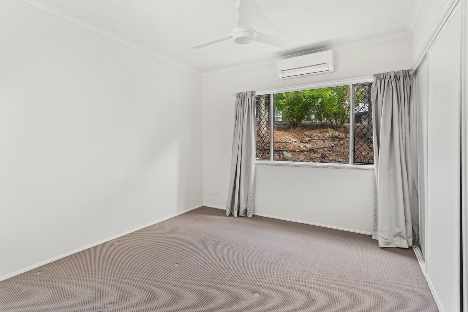 3/24 Island Drive, CANNONVALE, Cannonvale - Thumbnail 6