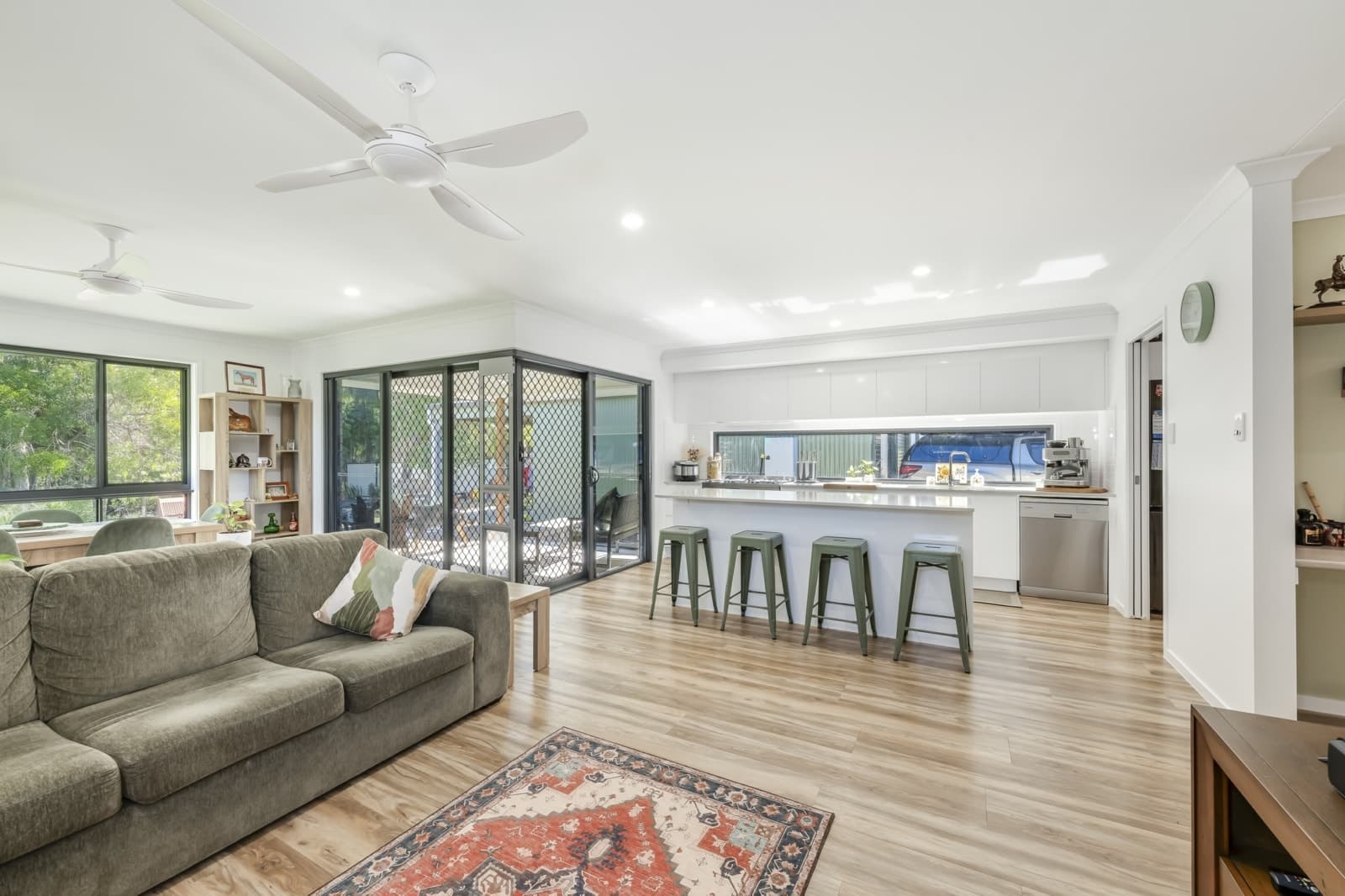 37 Regency Road, MOORE PARK BEACH, Moore Park Beach - Thumbnail 4