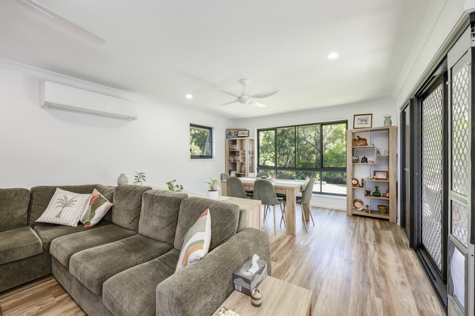 37 Regency Road, MOORE PARK BEACH, Moore Park Beach - Thumbnail 6