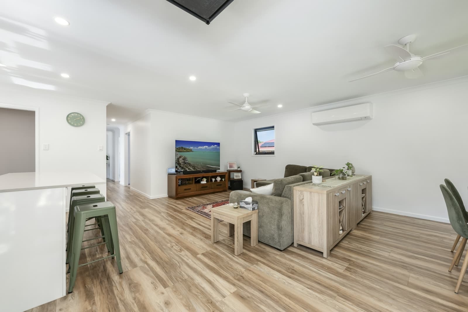 37 Regency Road, MOORE PARK BEACH, Moore Park Beach - Thumbnail 7