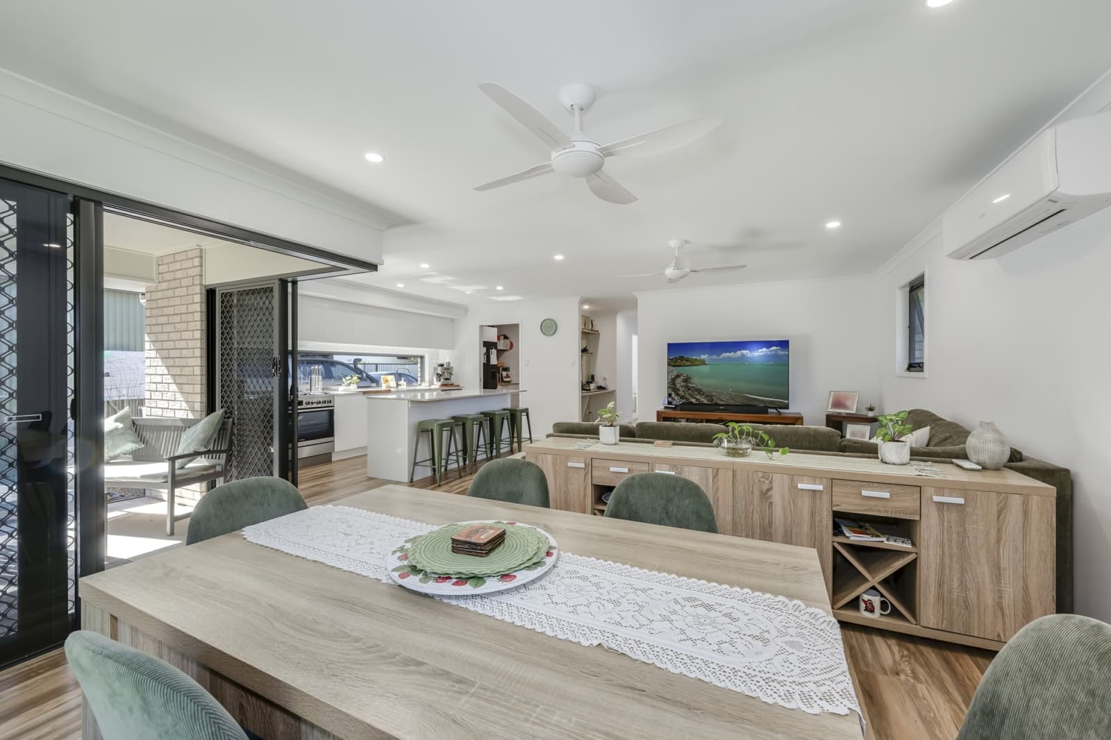 37 Regency Road, MOORE PARK BEACH, Moore Park Beach - Thumbnail 8