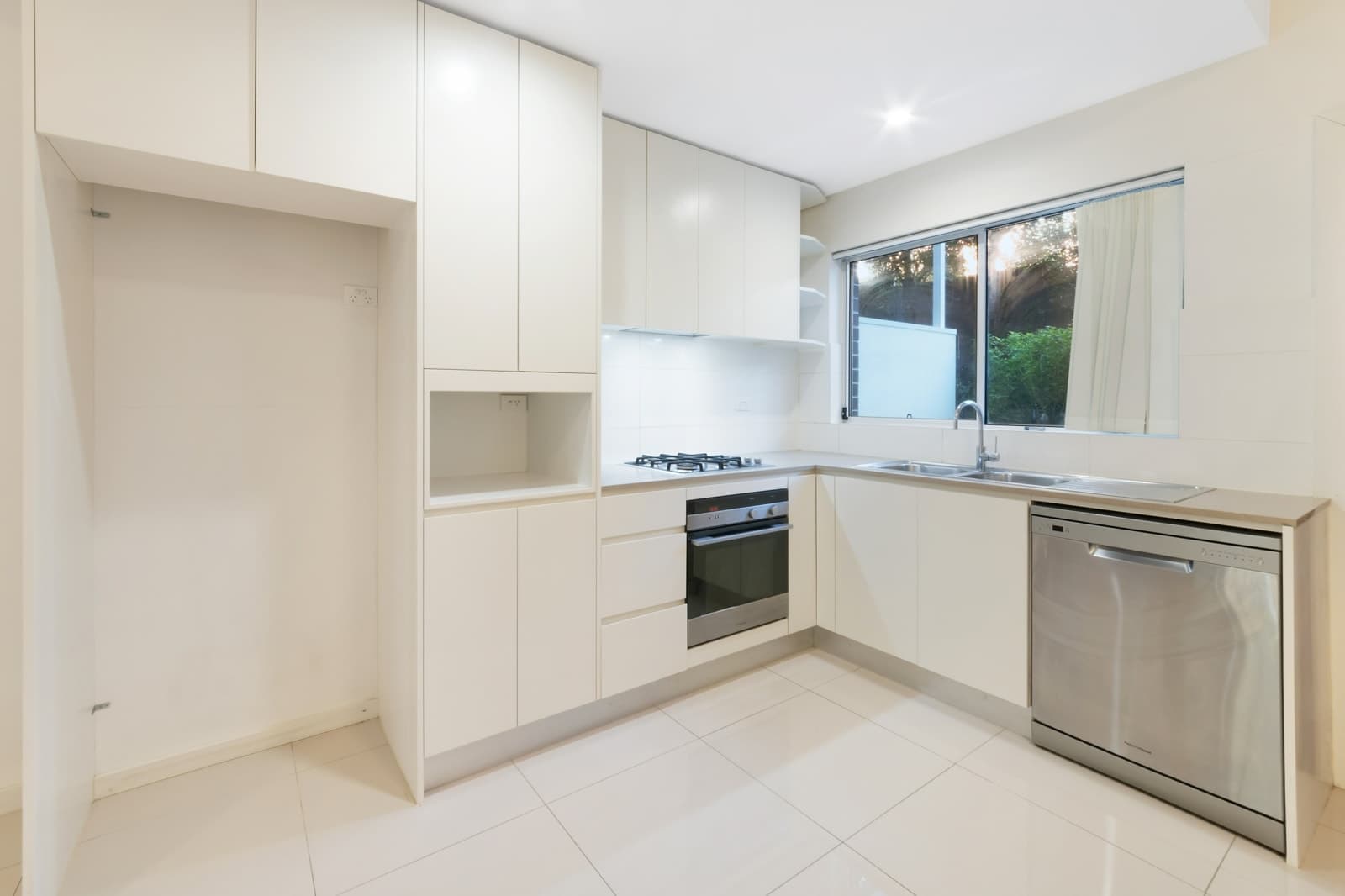 5/17 Yardley Avenue, WAITARA, Waitara - Thumbnail 2
