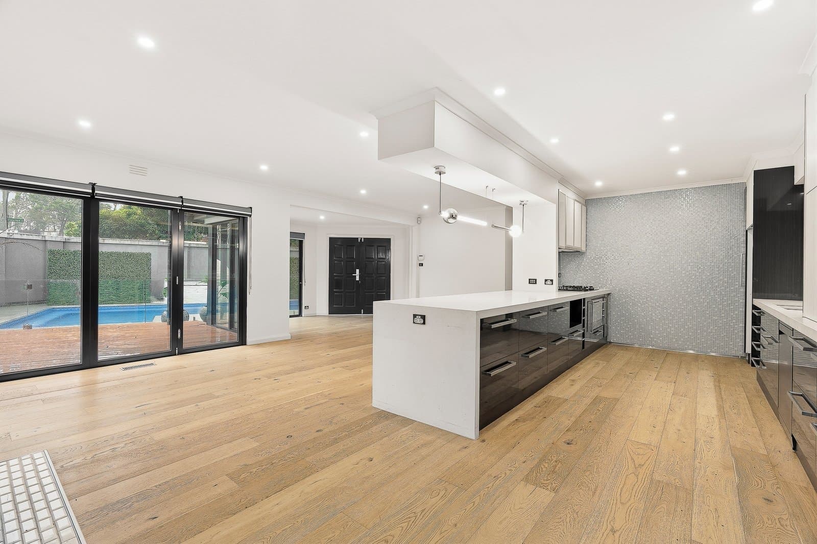 2 Heather Court, Hawthorn East - Thumbnail 3