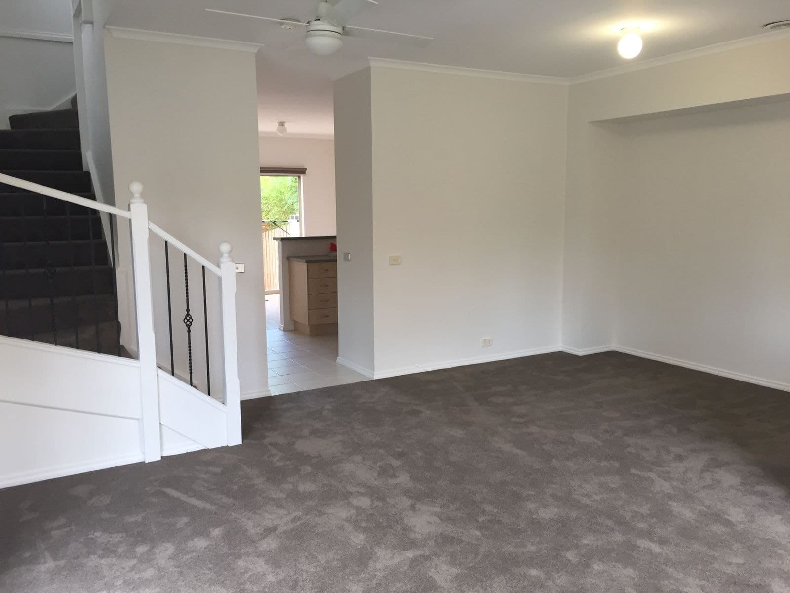 33 St Laurent Rise, Knoxfield VIC 3180, Knoxfield - Thumbnail 3