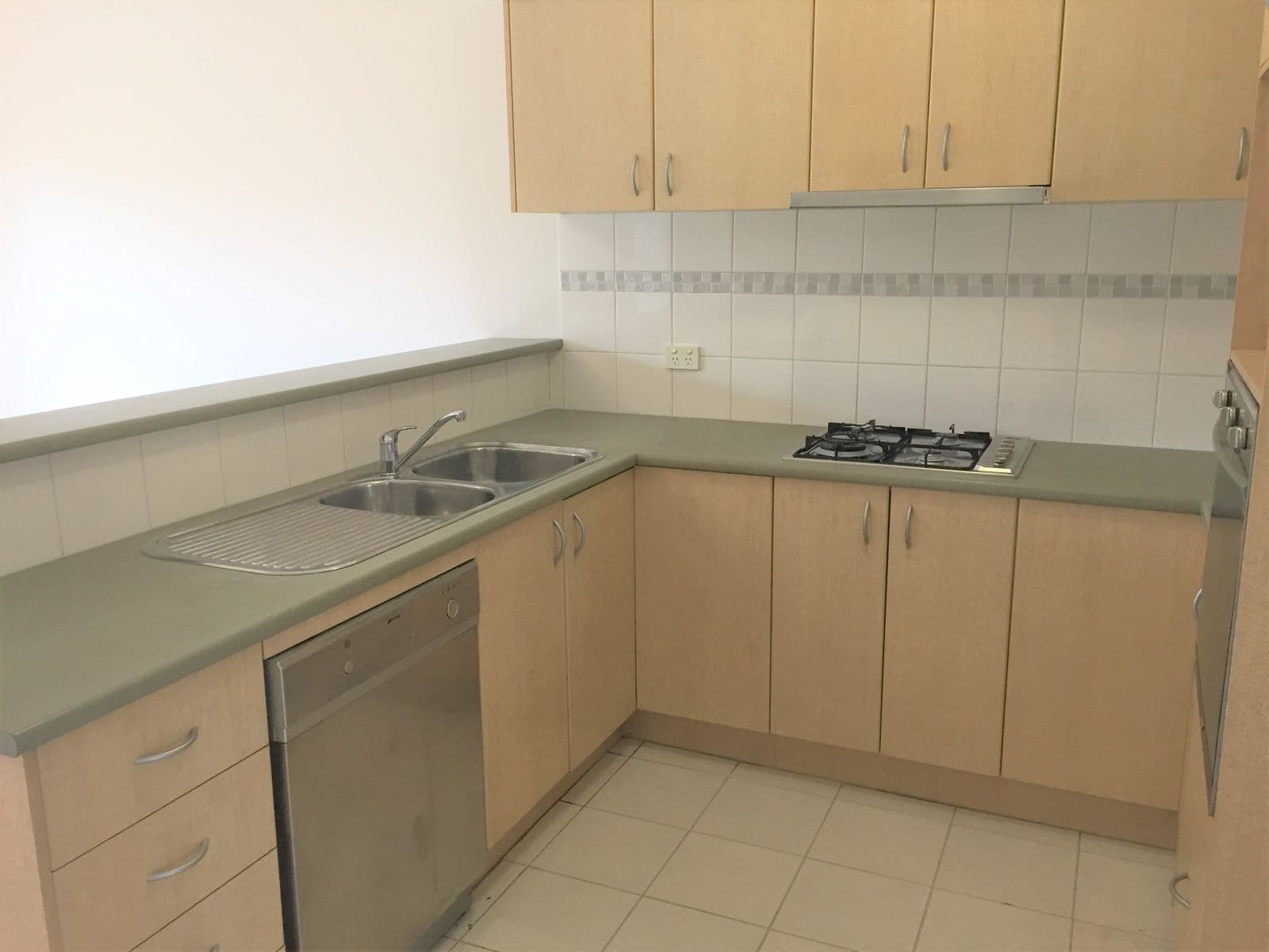 33 St Laurent Rise, Knoxfield VIC 3180, Knoxfield - Thumbnail 5