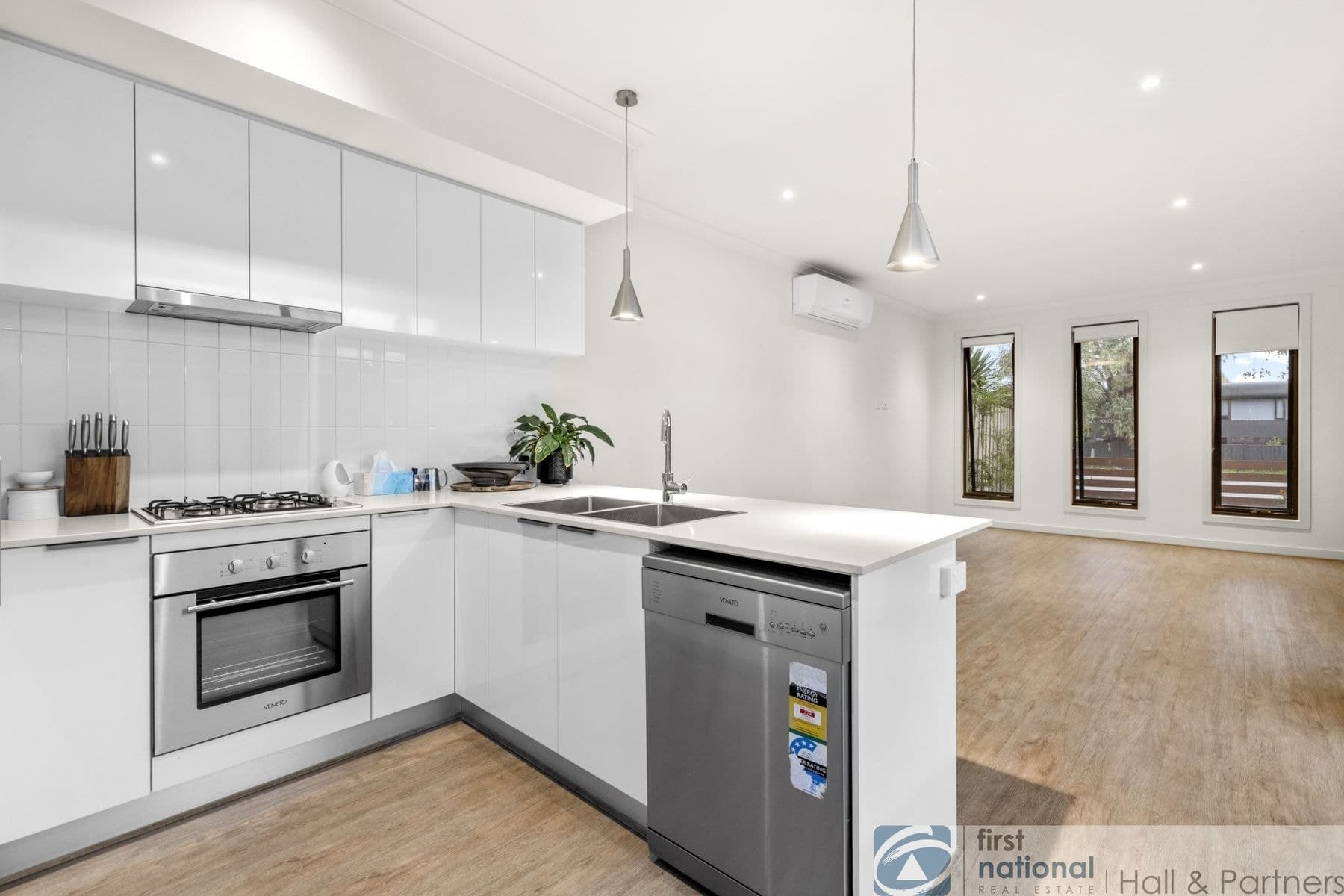1/125 Springvale Road, Nunawading VIC 3131, Nunawading - Thumbnail 2