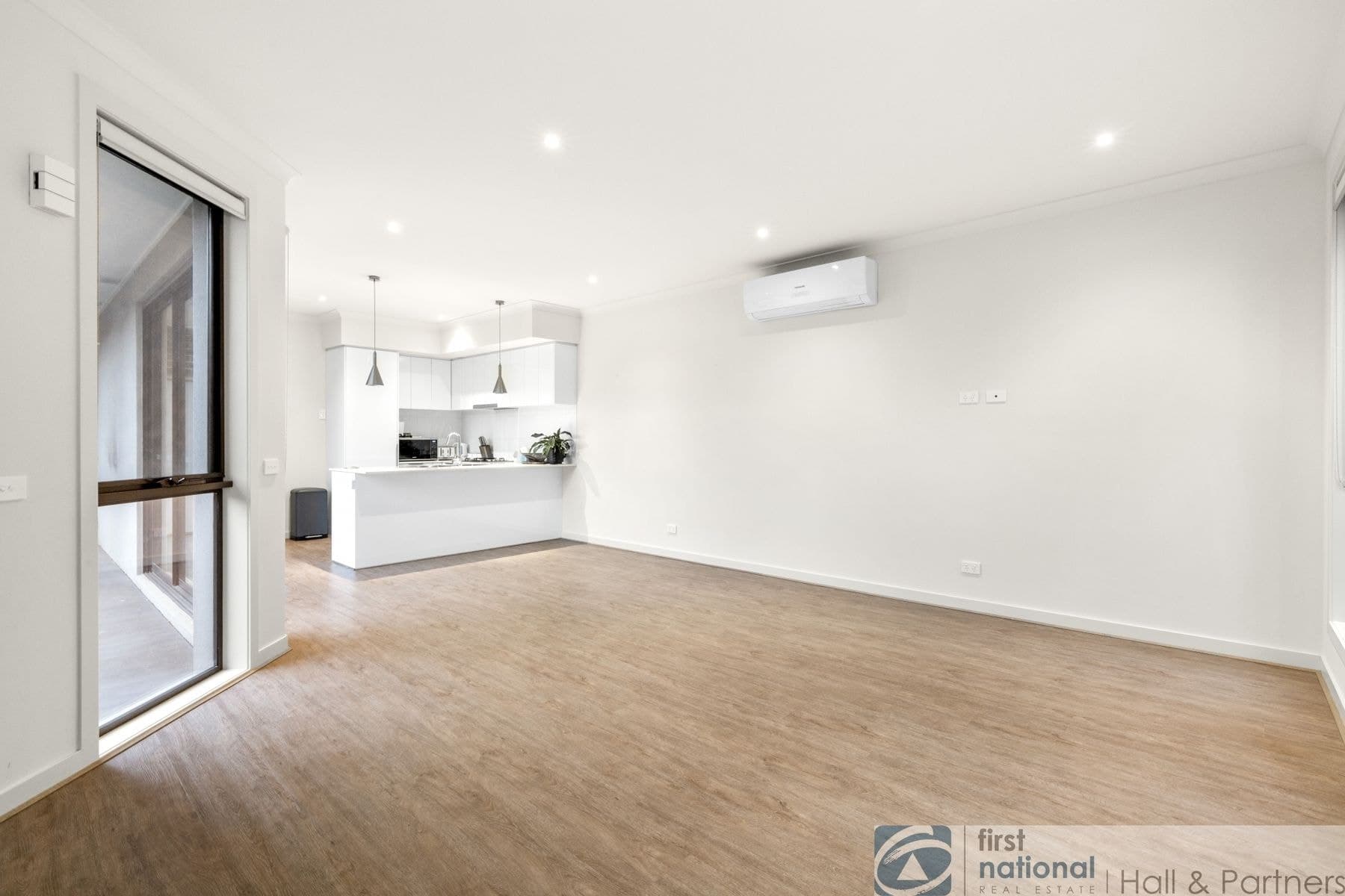 1/125 Springvale Road, Nunawading VIC 3131, Nunawading - Thumbnail 4
