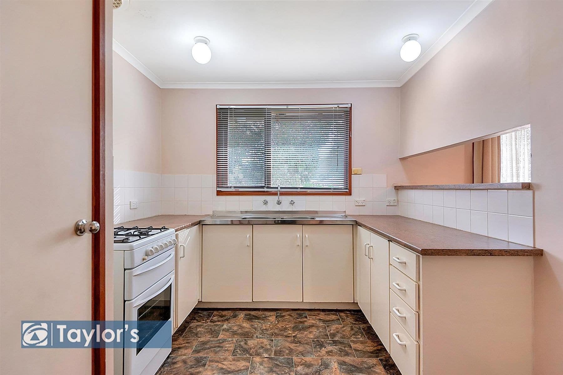 5 Blundell Close, Salisbury Downs SA 5108, Salisbury Downs - Thumbnail 3