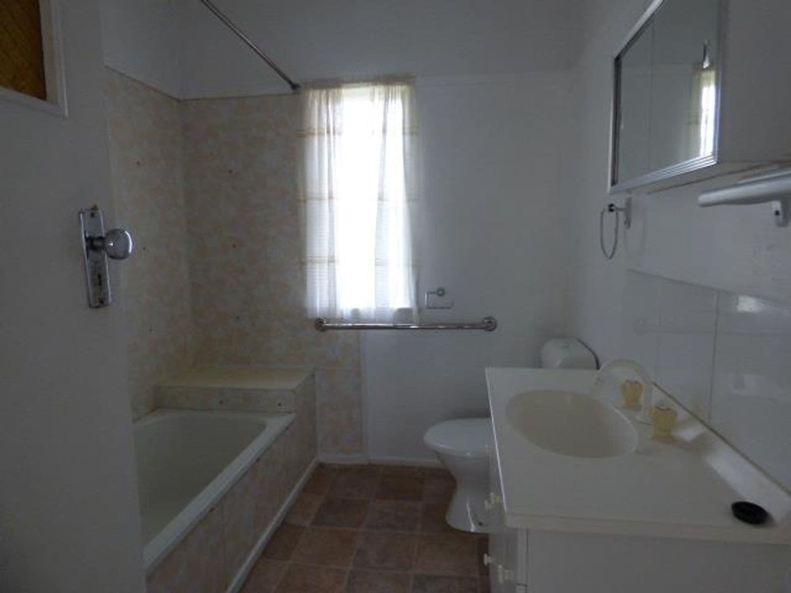 77 Rainbow Street, Biloela QLD 4715, Biloela - Thumbnail 3