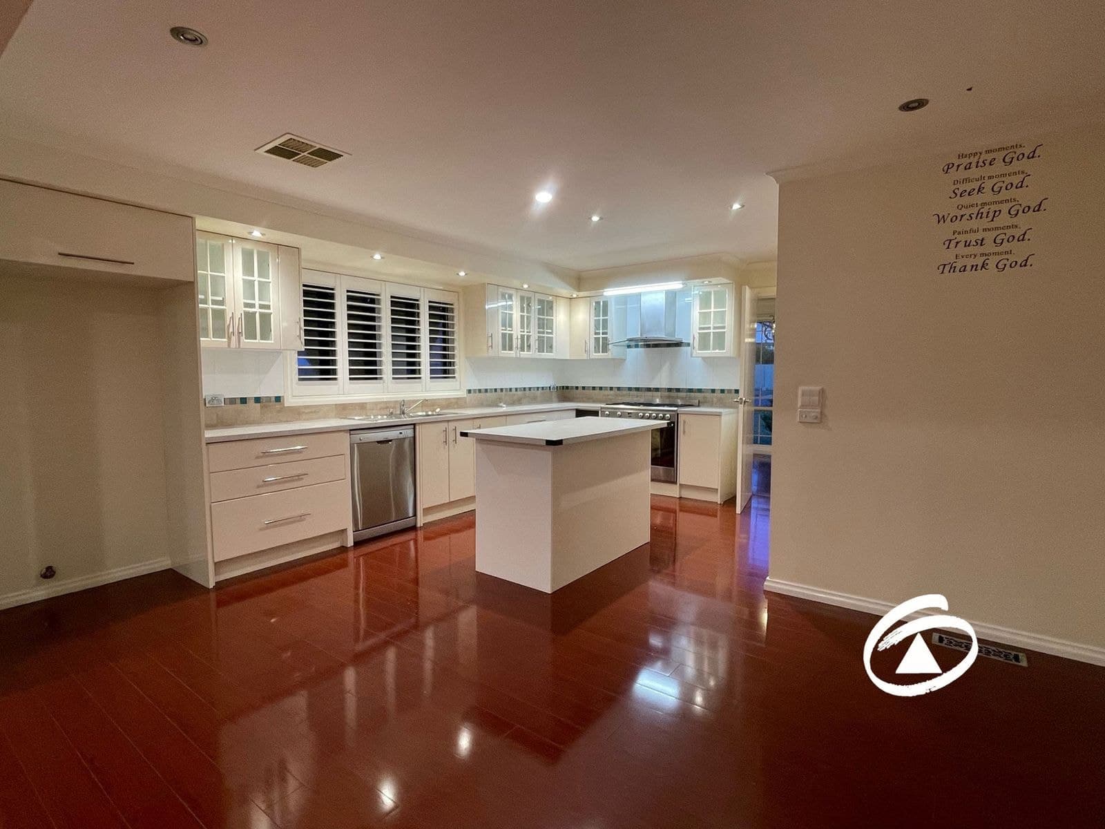 10 Hair Court, Beaconsfield VIC 3807, Beaconsfield - Thumbnail 5