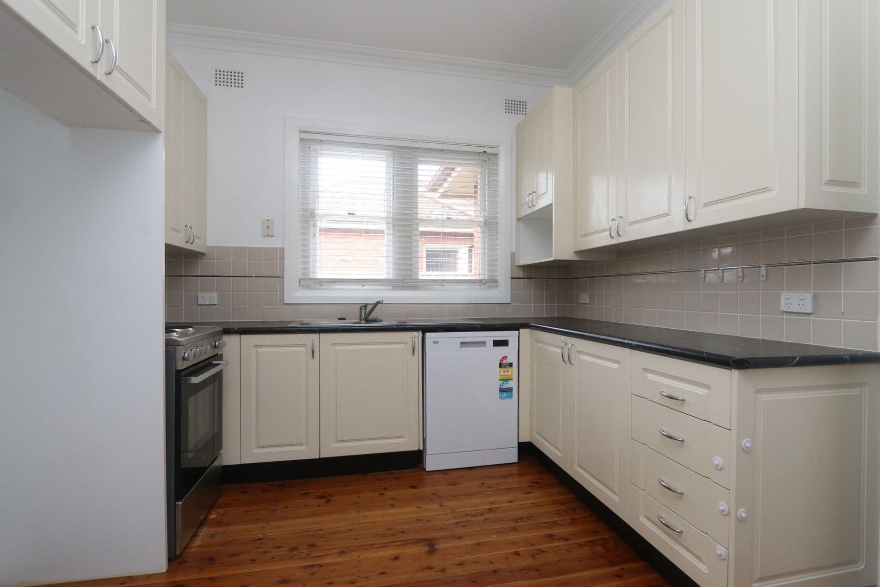 5 Manion Street, Goulburn NSW 2580, Goulburn - Thumbnail 4