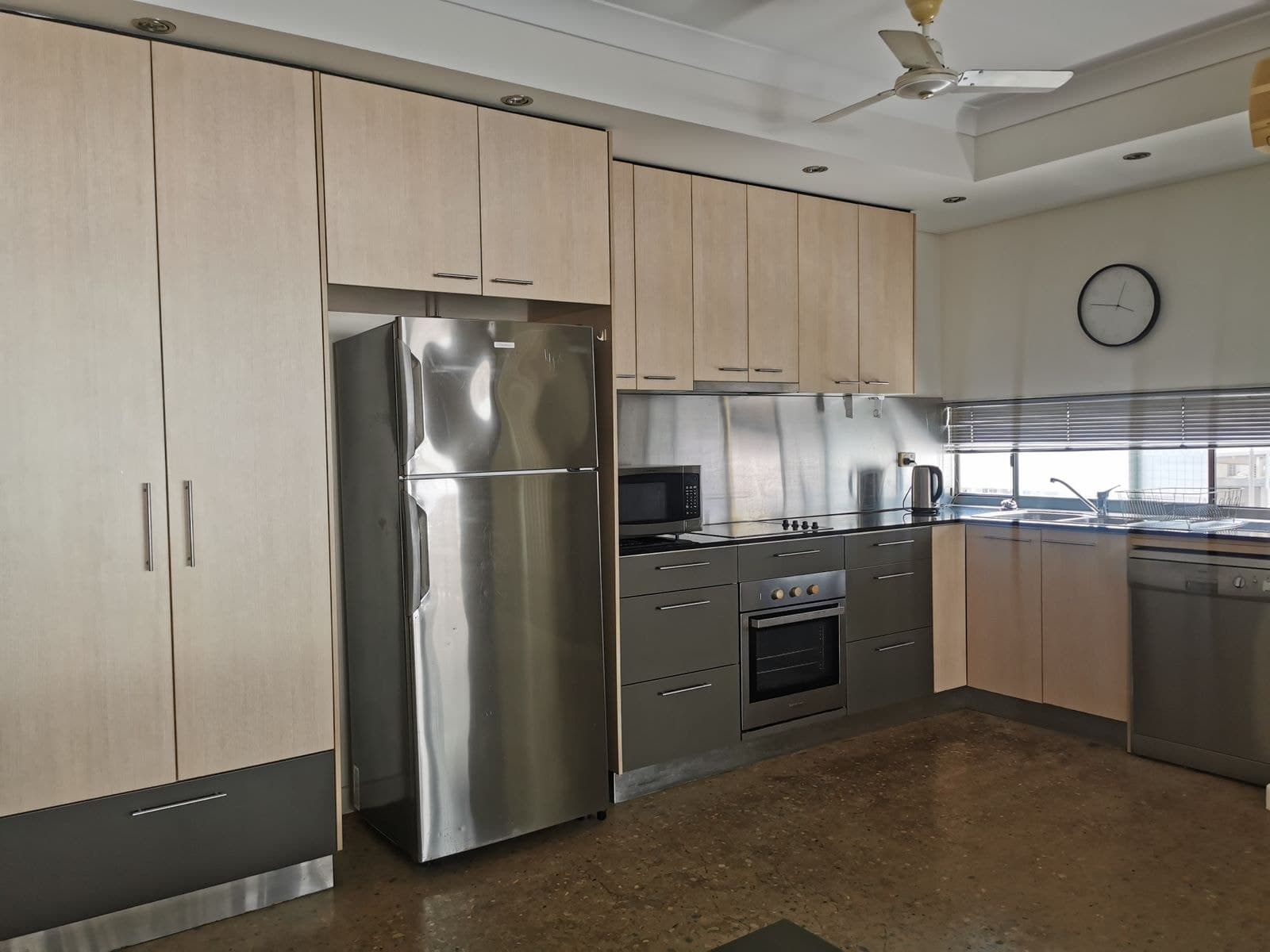 3/30 Cavenagh Street, Darwin City NT 0800, Darwin City - Thumbnail 2