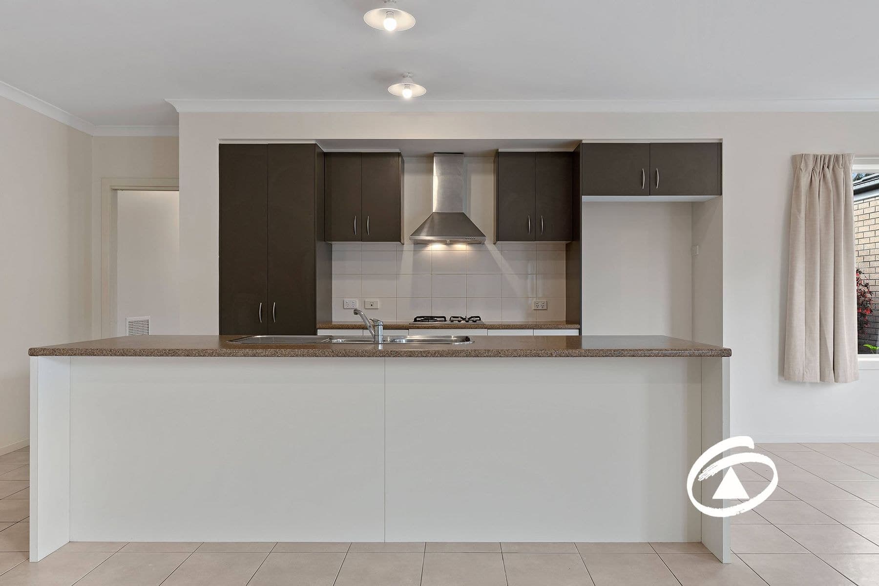 7 Sagan Drive, Cranbourne North VIC 3977, Cranbourne North - Thumbnail 2