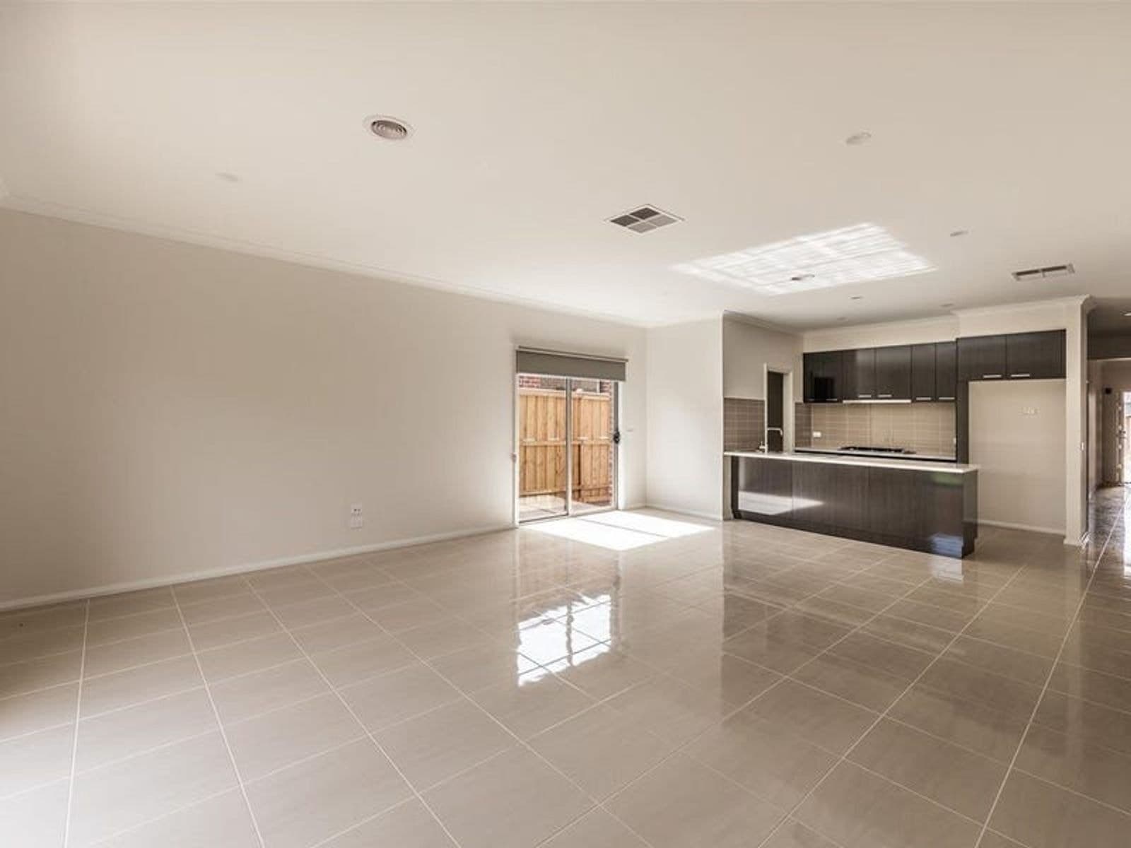 5 Bromley Circuit, Rockbank VIC 3335, Rockbank - Thumbnail 3