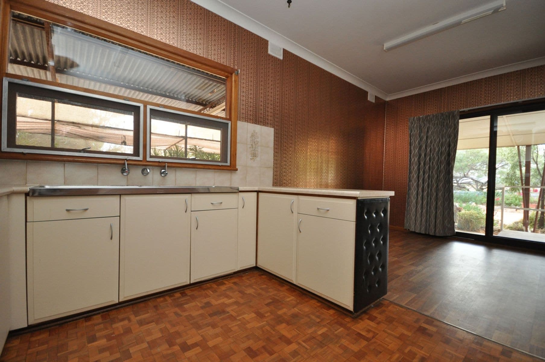 14 Colac Avenue, Port Augusta SA 5700, Port Augusta - Thumbnail 5