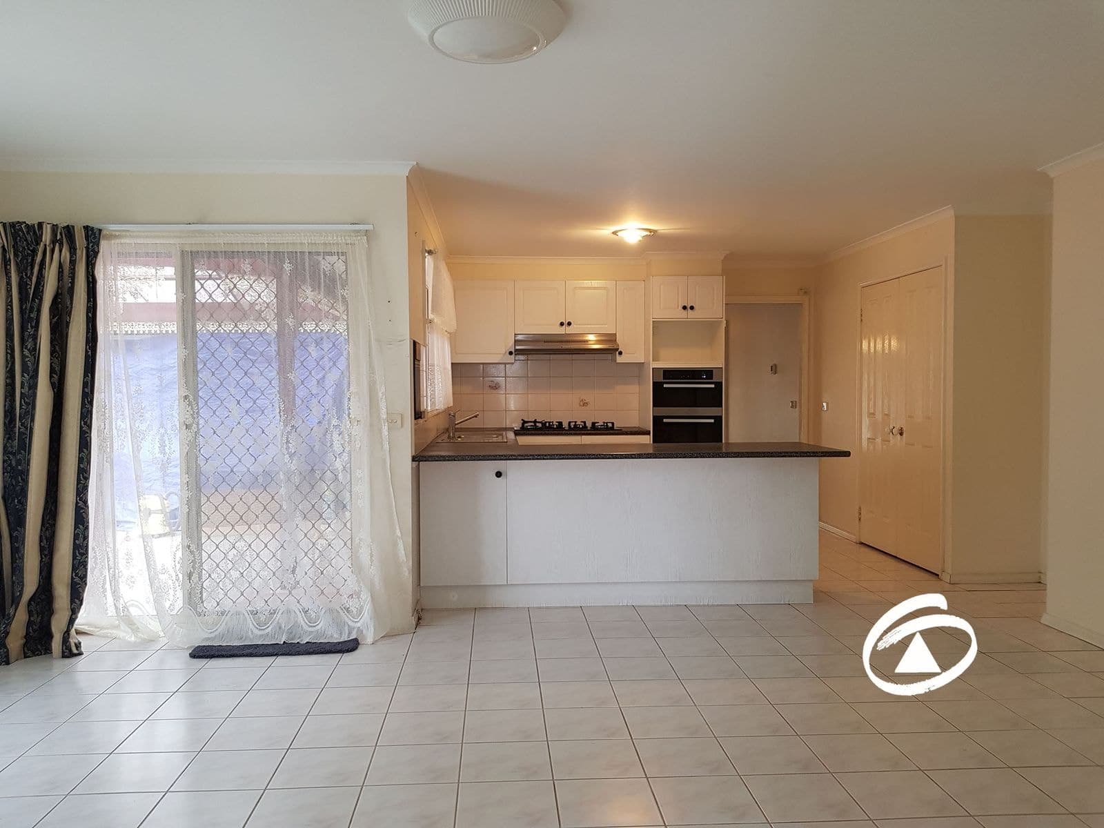 12 Deanswood Way, Narre Warren VIC 3805, Narre Warren - Thumbnail 5