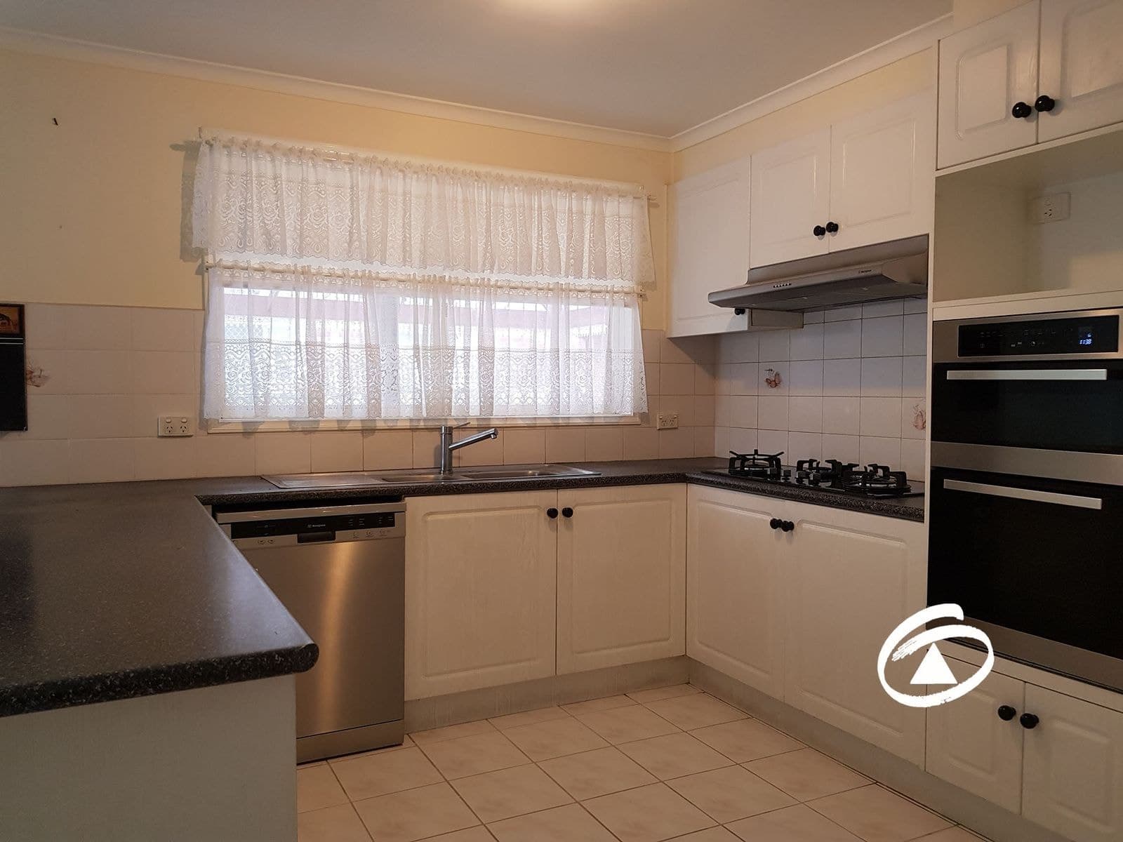12 Deanswood Way, Narre Warren VIC 3805, Narre Warren - Thumbnail 6