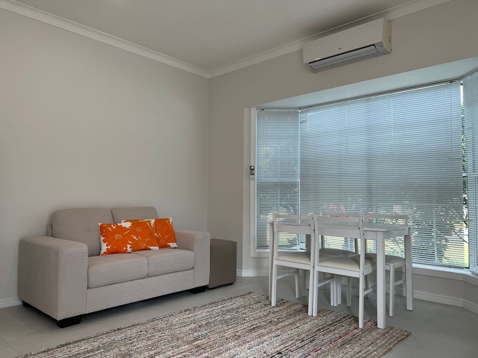 28 Selkirk Avenue, Benowa QLD 4217, Benowa - Thumbnail 2