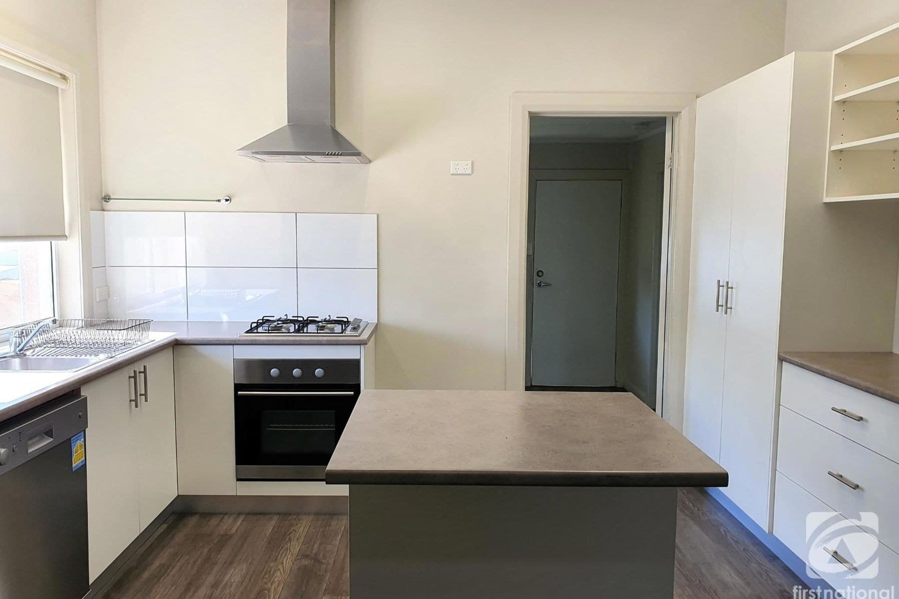 4 Mulqueeney Street, Wodonga VIC 3690, Wodonga - Thumbnail 4