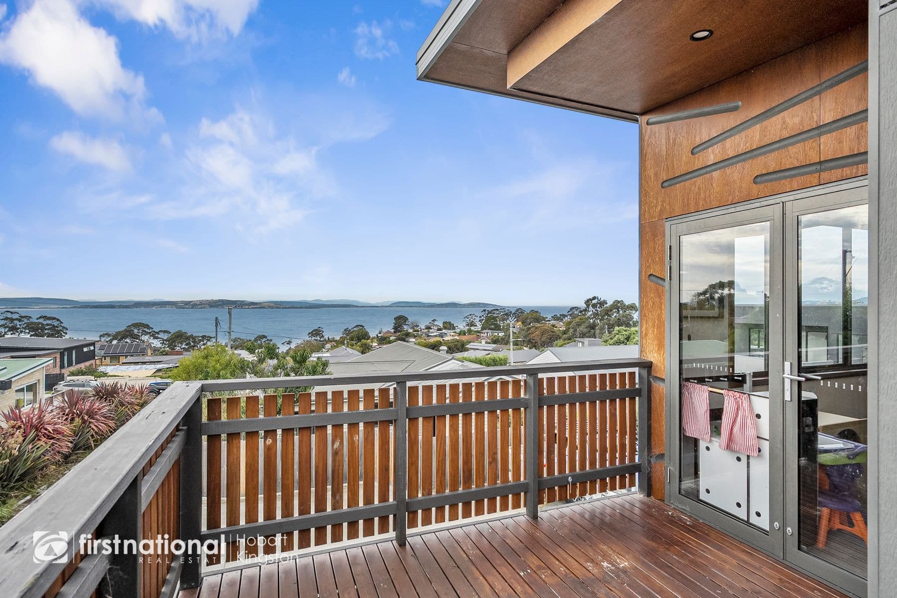 2/133 Roslyn Avenue, Blackmans Bay TAS 7052, Blackmans Bay - Thumbnail 2