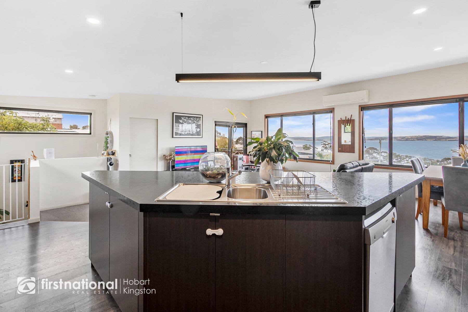 2/133 Roslyn Avenue, Blackmans Bay TAS 7052, Blackmans Bay - Thumbnail 4