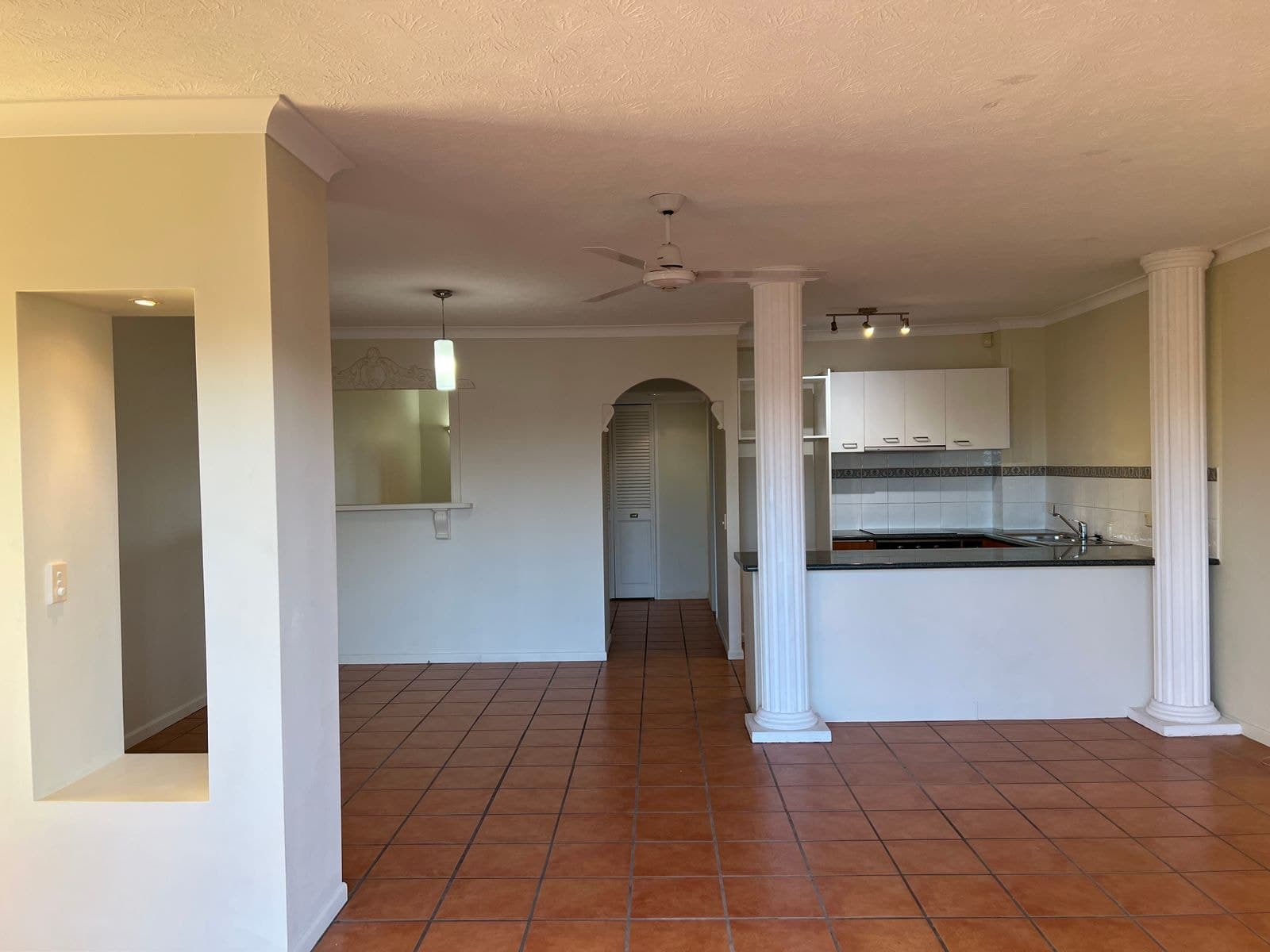 12/112 Stanhill Drive, Chevron Island QLD 4217, Chevron Island - Thumbnail 3