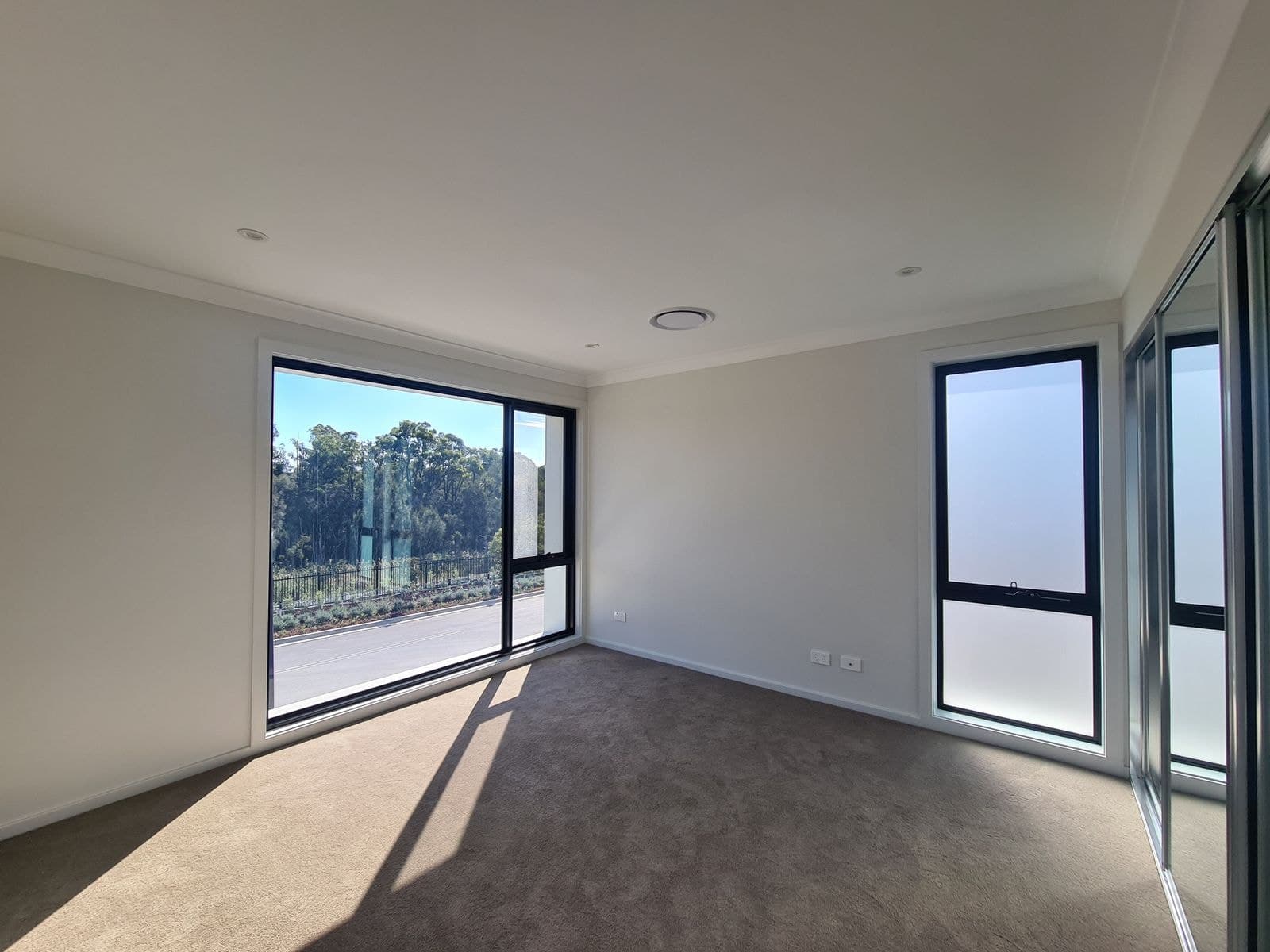 30 Spinnaker Drive, Moorebank NSW 2170, Moorebank - Thumbnail 3