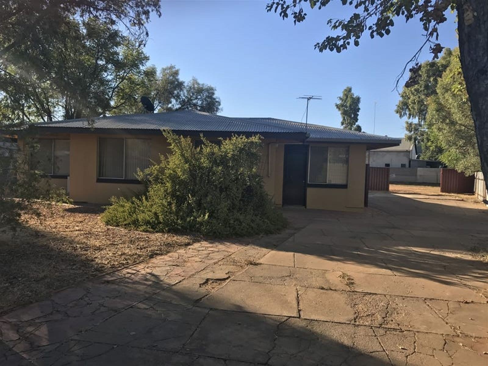 24 Larapinta Drive, Araluen NT 0870, Araluen - Image 1