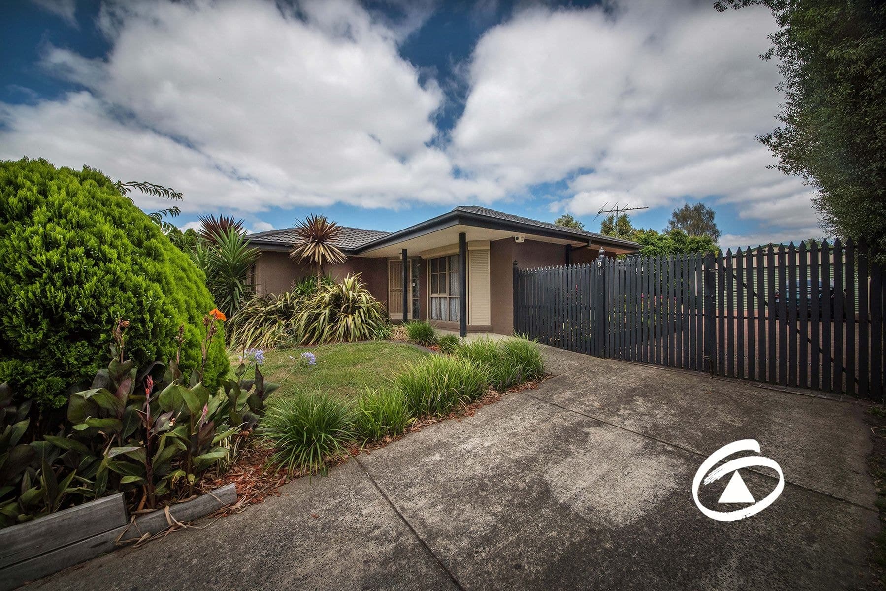 9 Pommel Street, Pakenham VIC 3810, Pakenham - Thumbnail 2