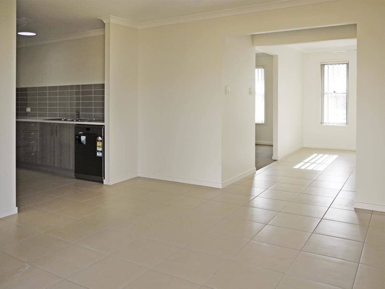 11 Brennan Place, Chinchilla QLD 4413, Chinchilla - Thumbnail 3