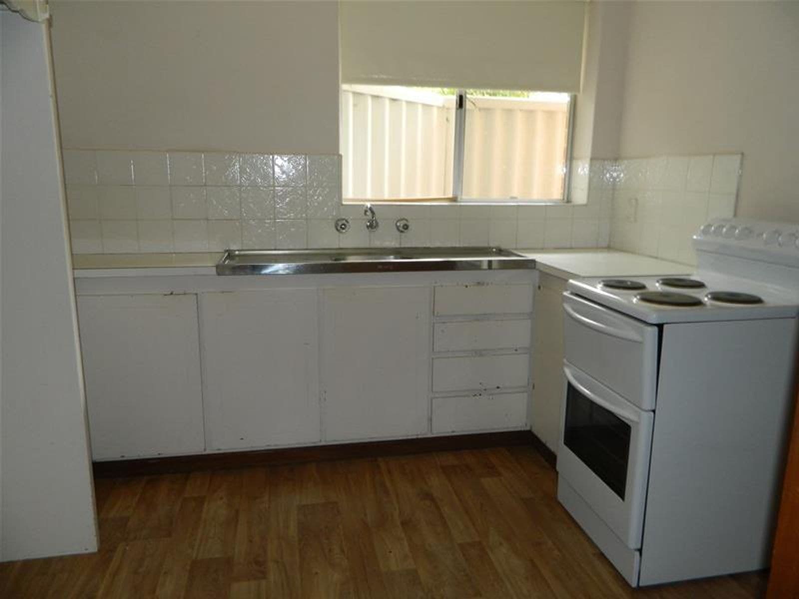 21 Bedwell Crescent, Booragoon WA 6154, Booragoon - Thumbnail 2