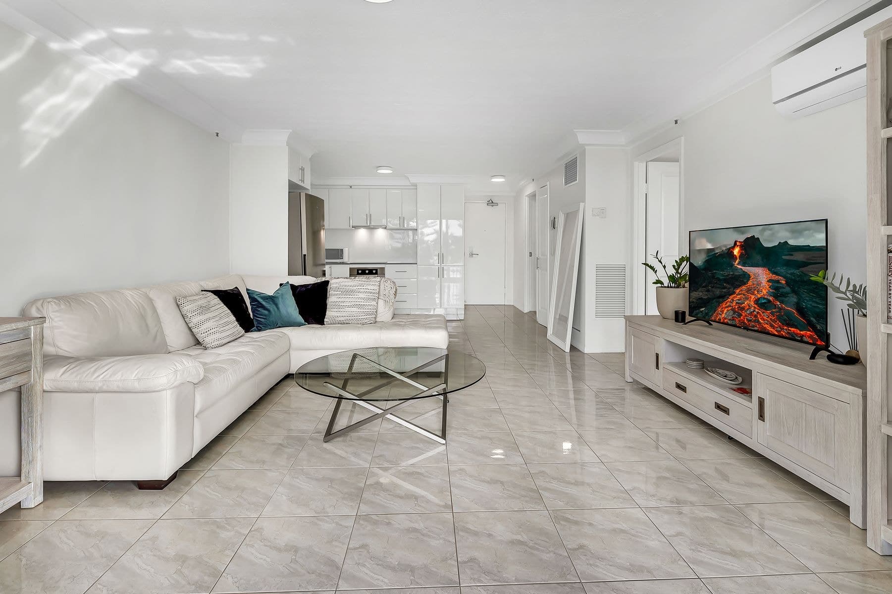 303/28 Northcliffe Terrace, Surfers Paradise QLD 4217, Surfers Paradise - Thumbnail 2