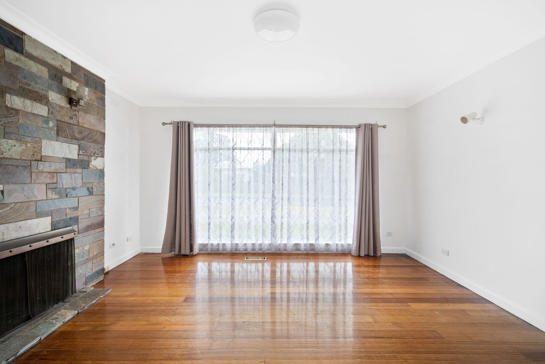 33 McMillan Street, Traralgon VIC 3844, Traralgon - Thumbnail 2