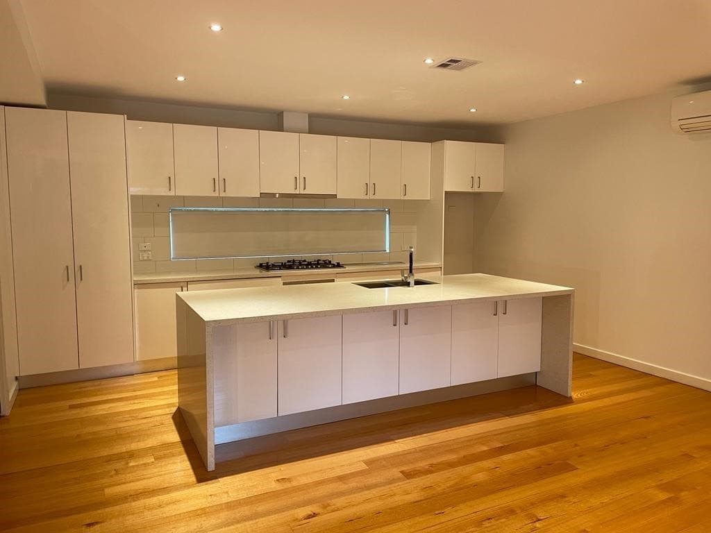 27 Parklands Avenue, Briar Hill, VIC 3088, Briar Hill - Thumbnail 2