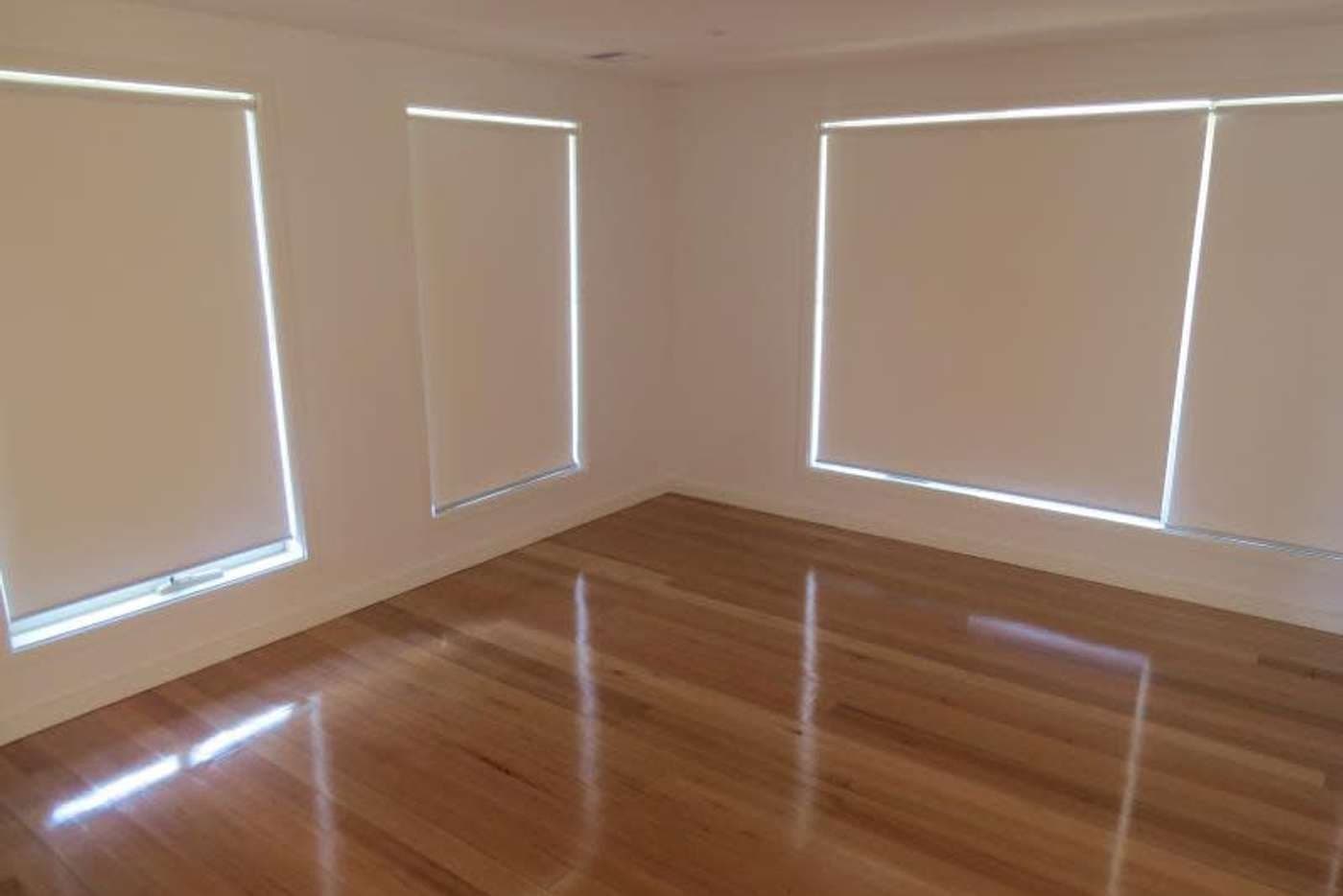27 Parklands Avenue, Briar Hill, VIC 3088, Briar Hill - Thumbnail 3