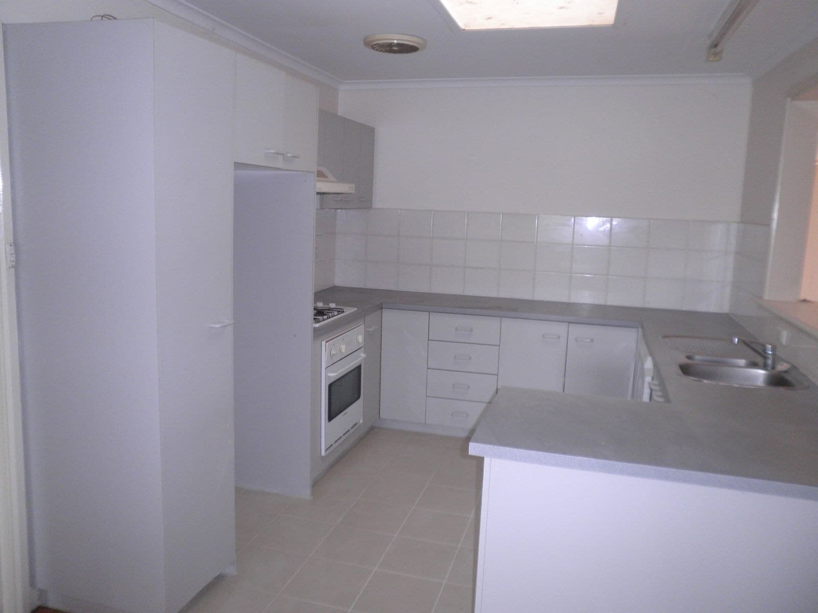 34 Harley Street, Knoxfield VIC 3180, Knoxfield - Thumbnail 3