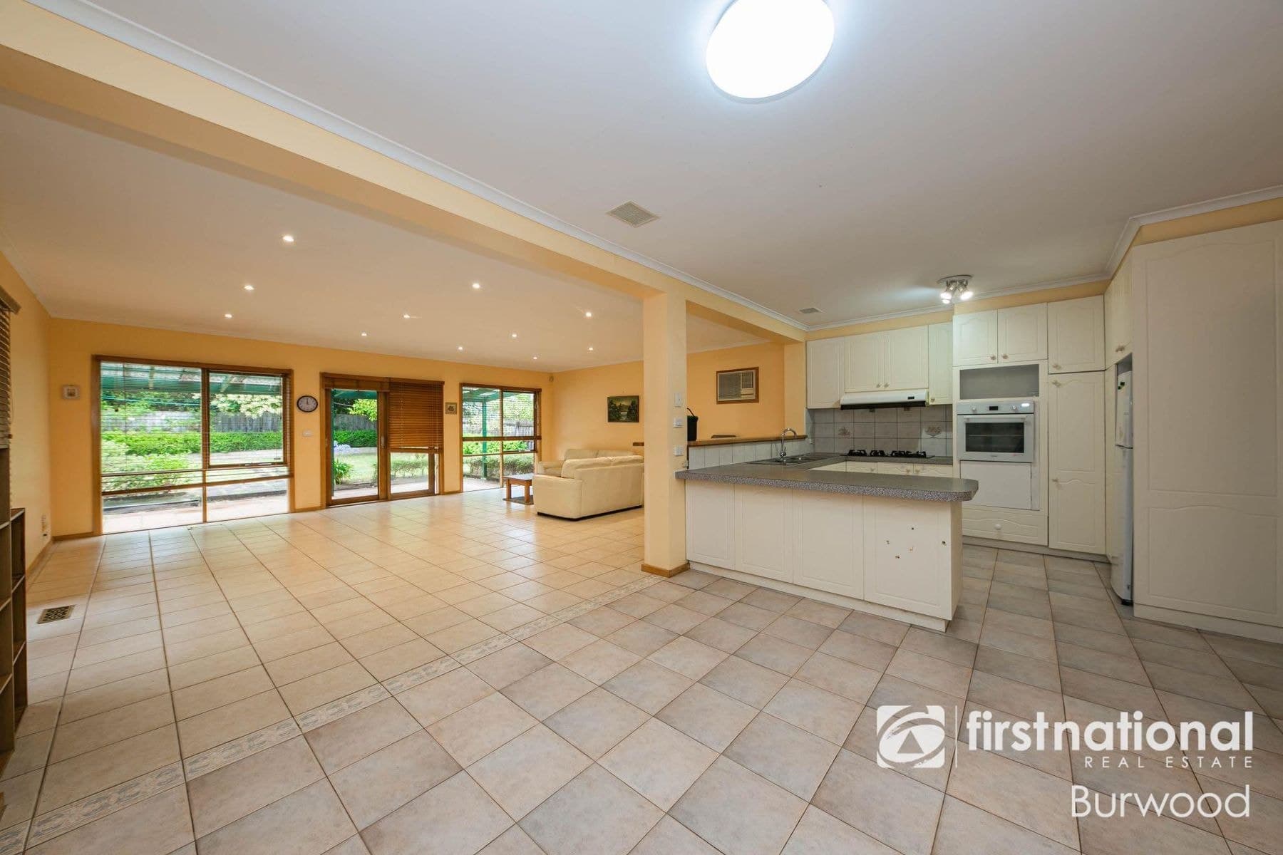 122 View Mount Road, Wheelers Hill VIC 3150, Wheelers Hill - Thumbnail 3