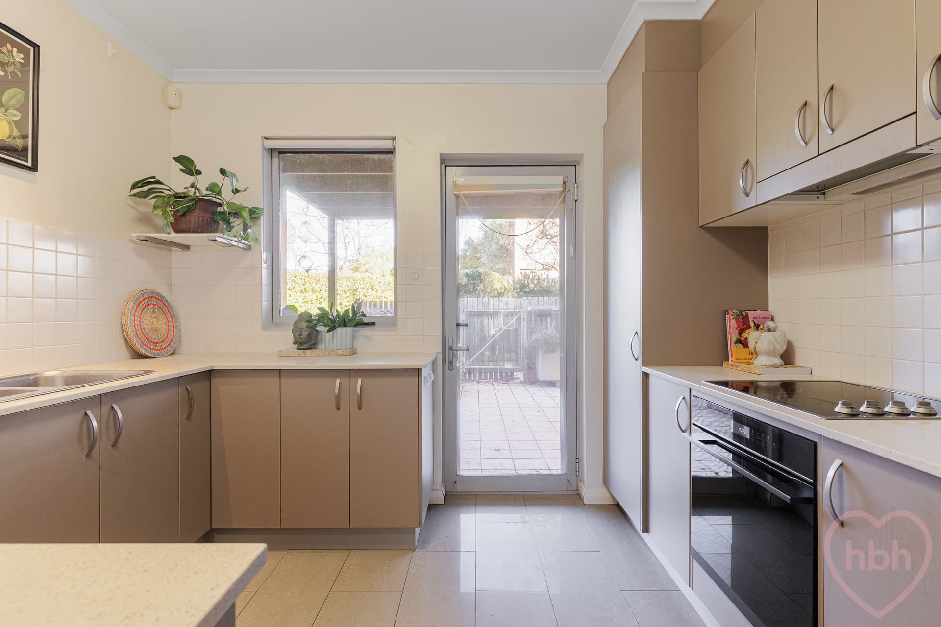 8/10 Coolac Place, Braddon - Thumbnail 8