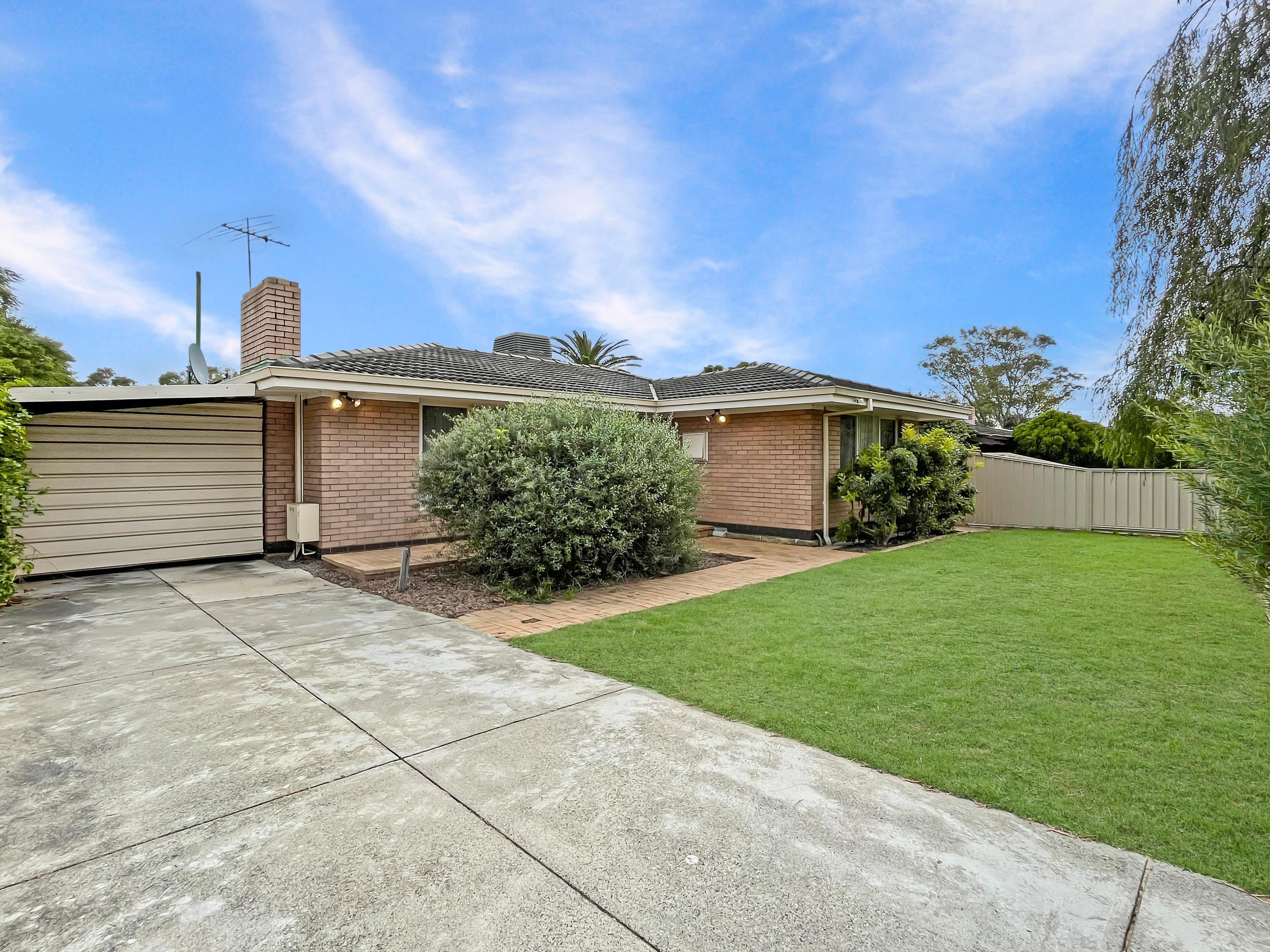 13A Bunney Rd, KELMSCOTT WA 6111, Kelmscott - Image 1