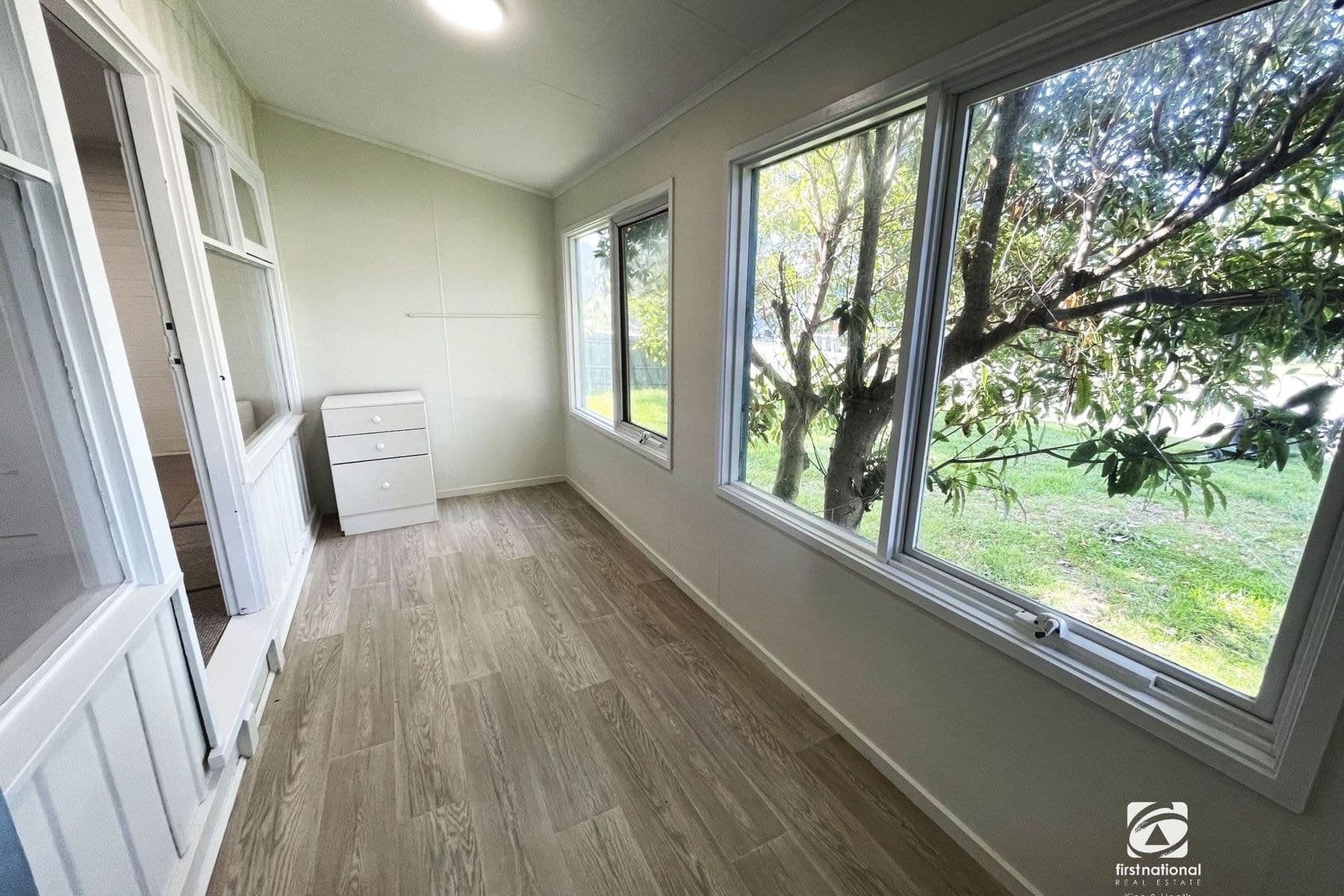 31 Eastern Beach Road, Lakes Entrance VIC 3909, Lakes Entrance - Thumbnail 2