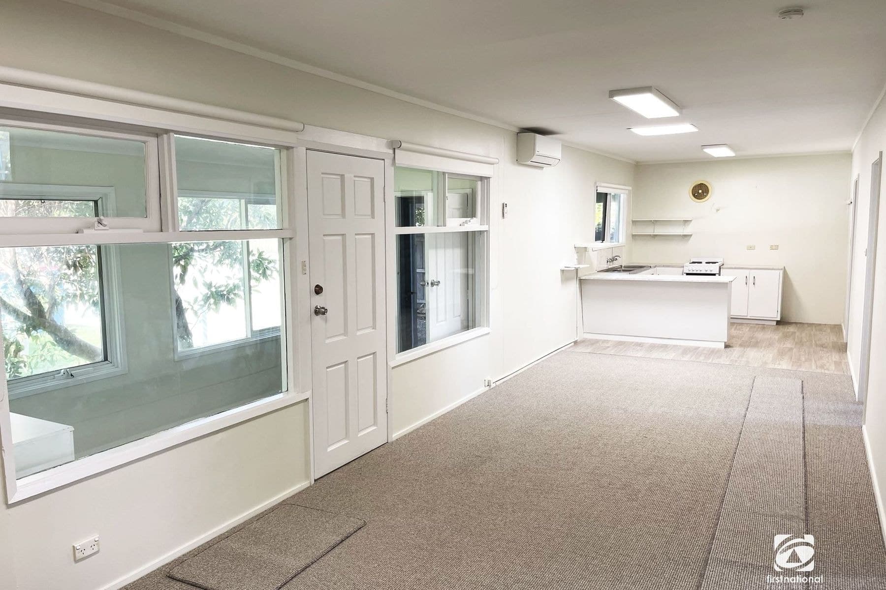31 Eastern Beach Road, Lakes Entrance VIC 3909, Lakes Entrance - Thumbnail 4