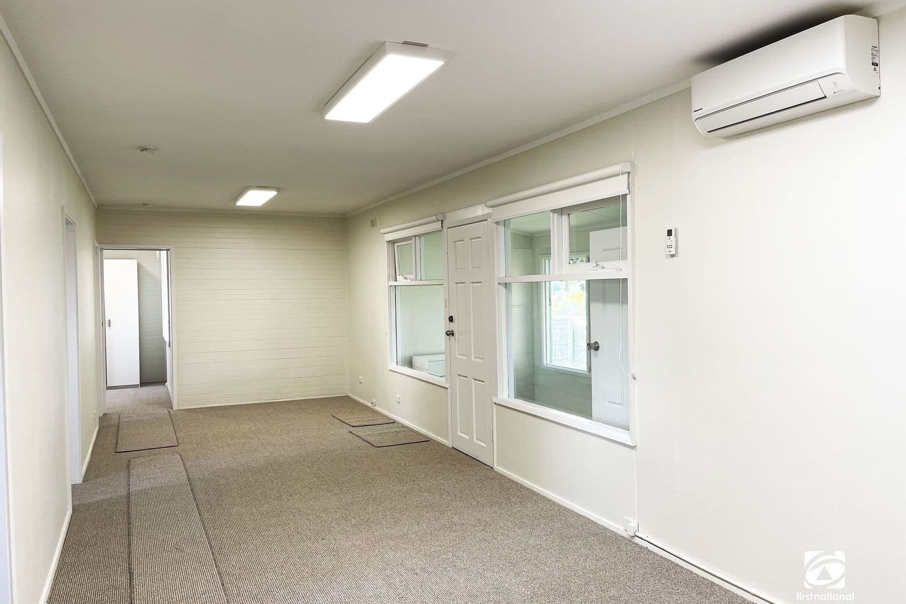 31 Eastern Beach Road, Lakes Entrance VIC 3909, Lakes Entrance - Thumbnail 5