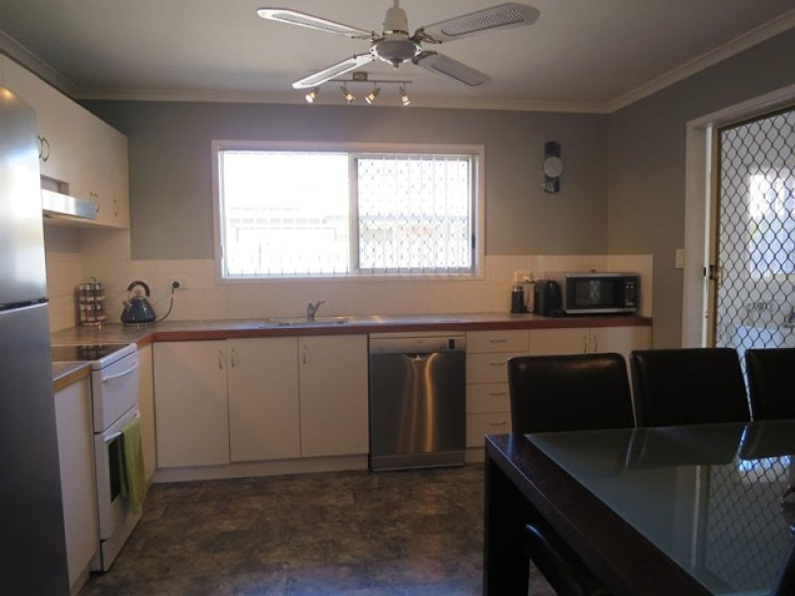 3/307 Bridge Road, West Mackay QLD 4740, West Mackay - Thumbnail 2