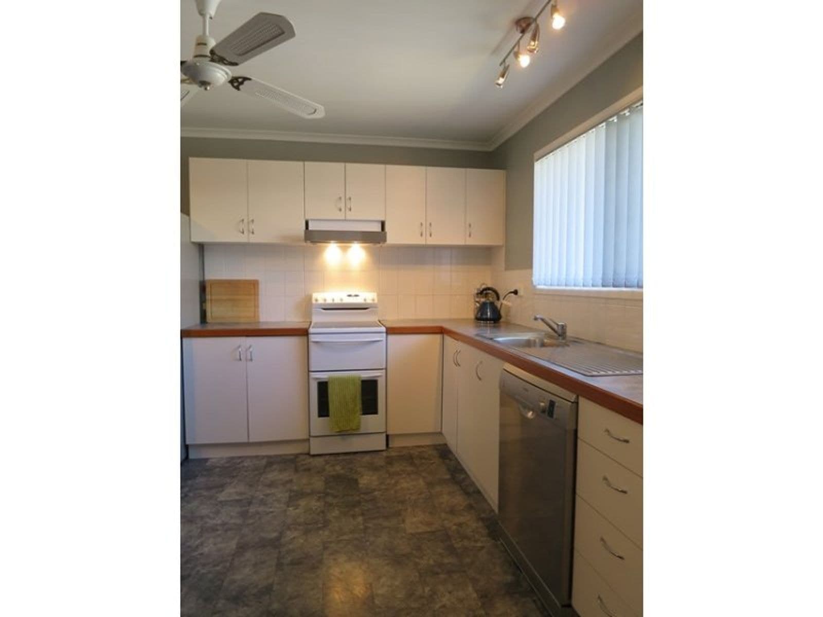 3/307 Bridge Road, West Mackay QLD 4740, West Mackay - Thumbnail 4