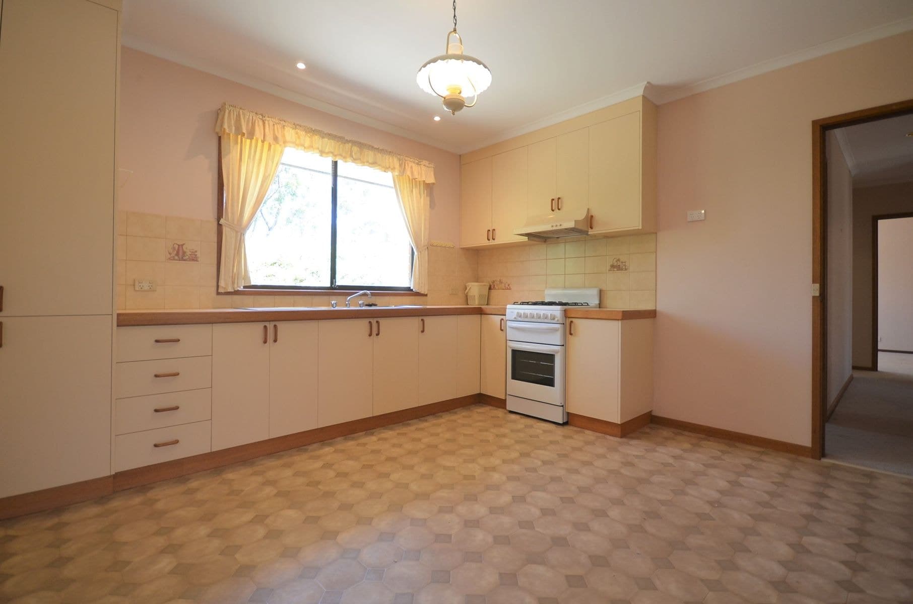 2/1 Ironbark Court, Strathdale VIC 3550, Strathdale - Thumbnail 3